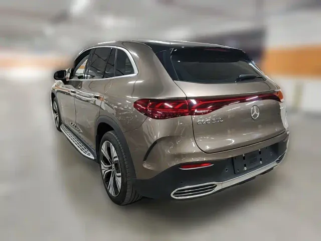 Mercedes-Benz EQE SUV — Фото автомобиля 6