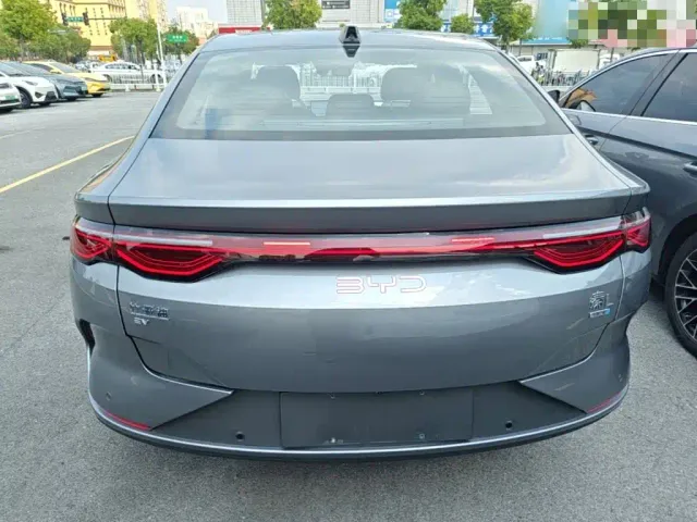 BYD Qin L — Фото автомобиля 5