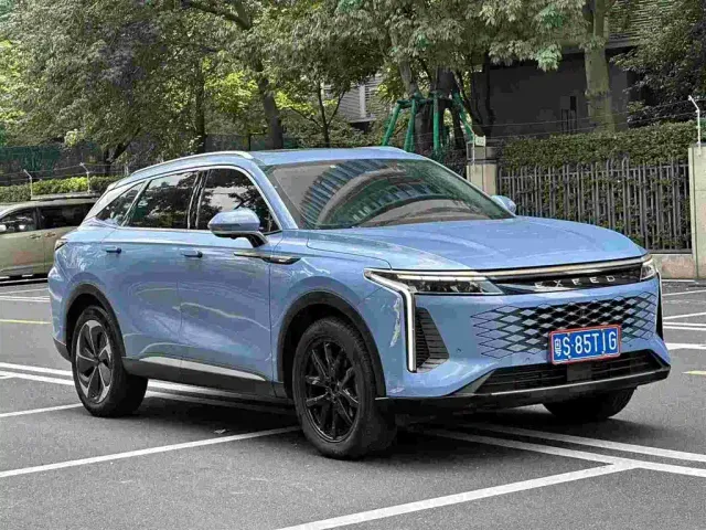 Exeed RX — Фото автомобиля 2