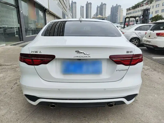 Jaguar XEL — Фото автомобиля 5