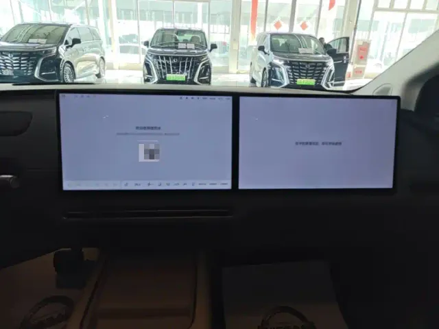 Li Auto i8 — Фото автомобиля 12
