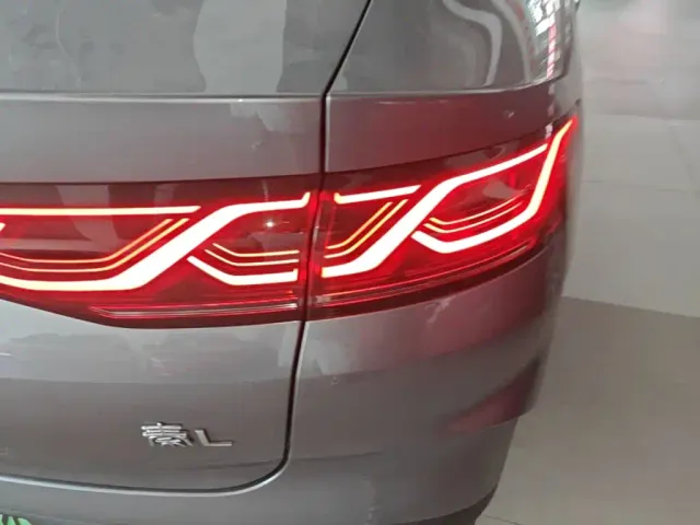 BYD Qin L — Фото автомобиля 7