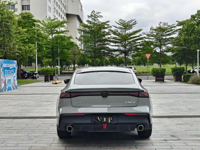 Changan UNI-V — Фото автомобиля 14