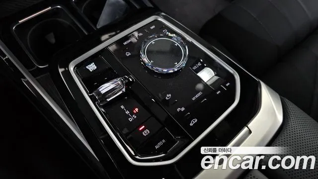 BMW 7-Series 7 серия (G70) 740i xDrive M Sport — Фото автомобиля 9