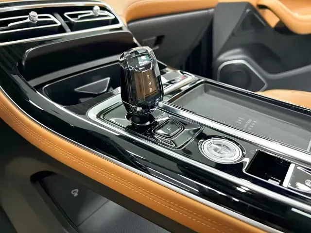 Geely Boyue L — Фото автомобиля 12