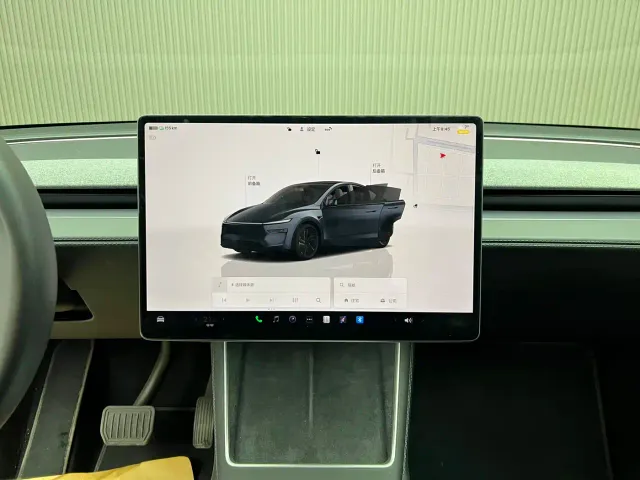 Tesla Model Y — Фото автомобиля 7