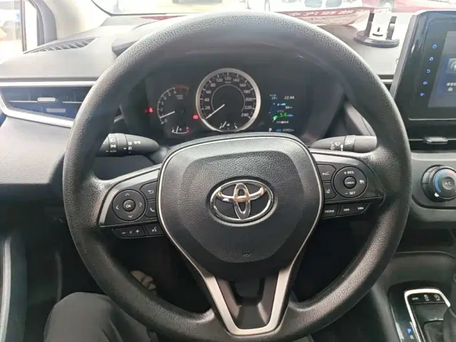 Toyota Corolla — Фото автомобиля 10