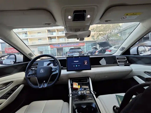 BYD Qin L — Фото автомобиля 6