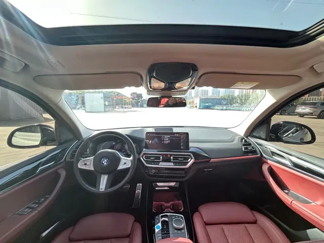 BMW iX3 — Фото автомобиля 4