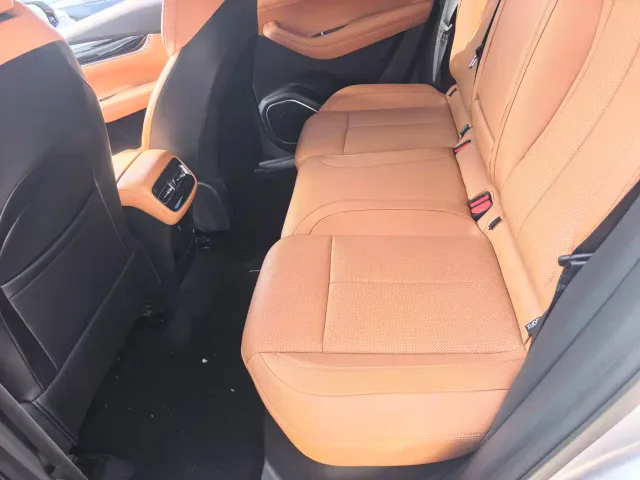 Geely Boyue L — Фото автомобиля 8