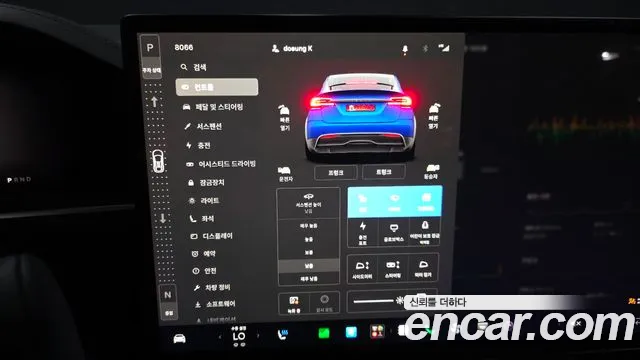Tesla Model X — Фото автомобиля 25