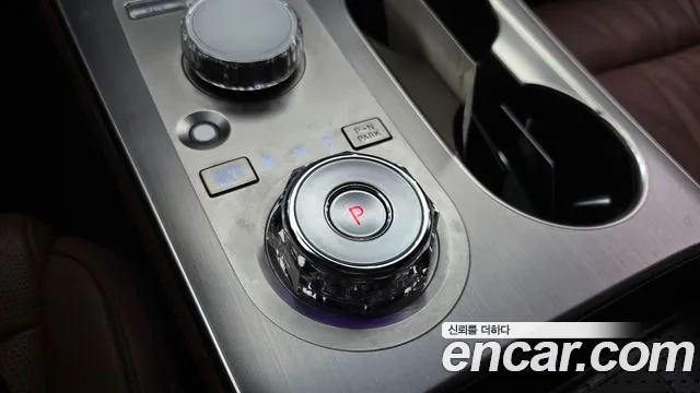 Genesis GV70 — Фото автомобиля 12