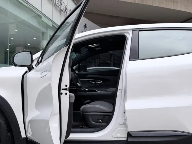 Changan UNI-T — Фото автомобиля 9