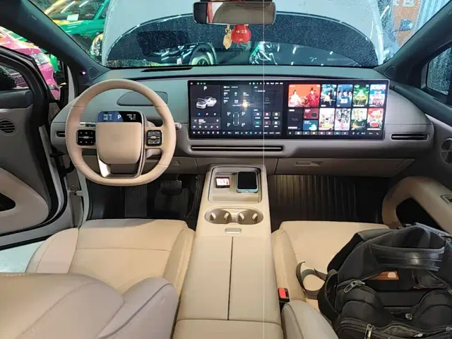 Li Auto Li Auto i6 2025 2WD Base Model — Фото автомобиля 9