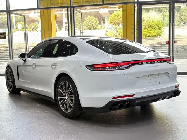 Porsche Panamera — Фото автомобиля 4