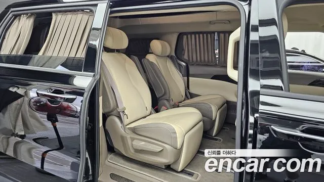 Kia Carnival Generation 4 — Фото автомобиля 11