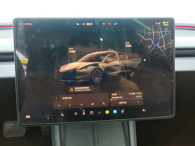 Tesla Model 3 — Фото автомобиля 14
