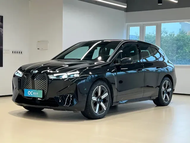 Фотография автомобиля — BMW iX