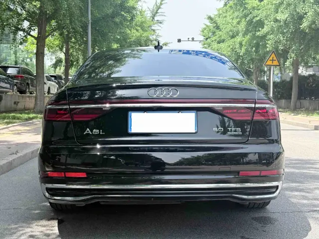 Audi A8 — Фото автомобиля 24