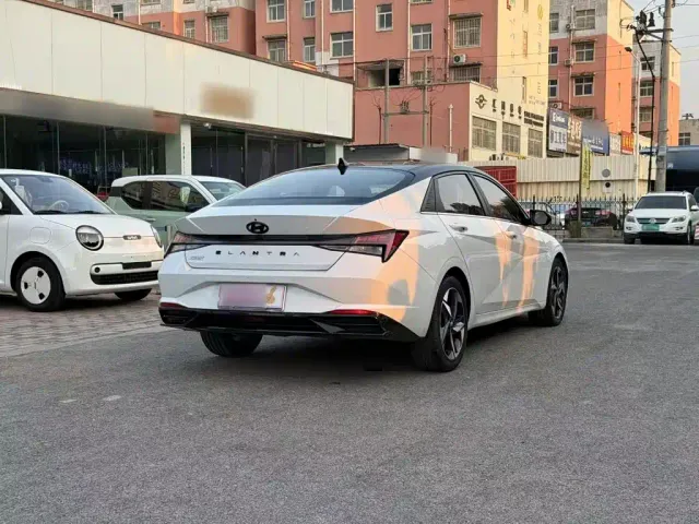 Hyundai Elantra — Фото автомобиля 6