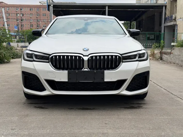 BMW 5 Series — Фото автомобиля 2