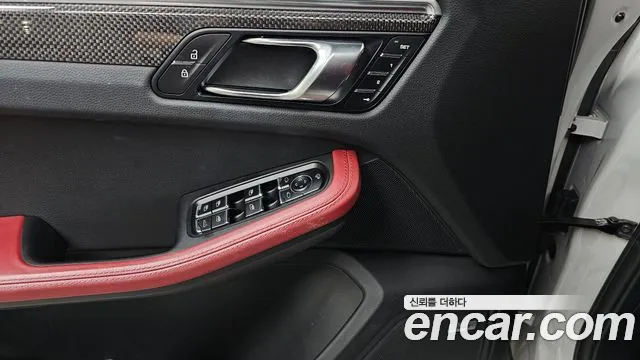 Porsche Macan — Фото автомобиля 29