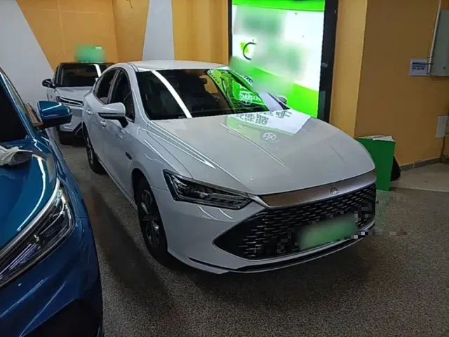 BYD Qin PLUS — Фото автомобиля 3