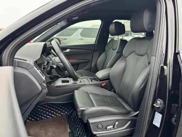 Audi Q5L — Фото автомобиля 11