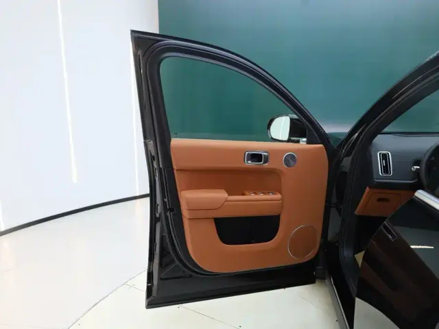 Li Auto L7 — Фото автомобиля 25