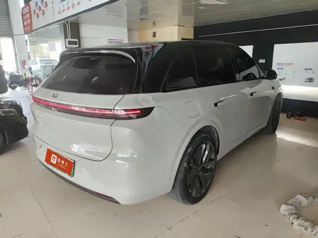 Li Auto L6 — Фото автомобиля 3