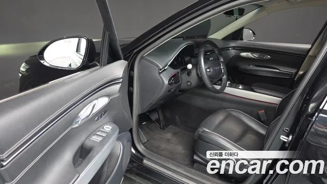 Genesis GV70 — Фото автомобиля 10