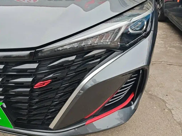 Changan Eado — Фото автомобиля 17