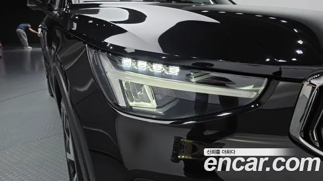 Вольво XC40 B4 Ultimate Bright — Фото автомобиля 21
