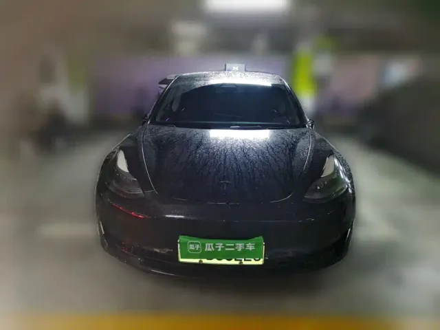 Tesla Model 3 — Фото автомобиля 2