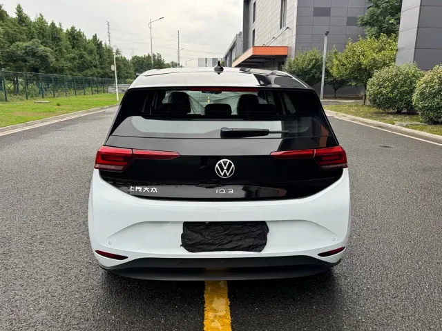 Volkswagen ID.3 — Фото автомобиля 18
