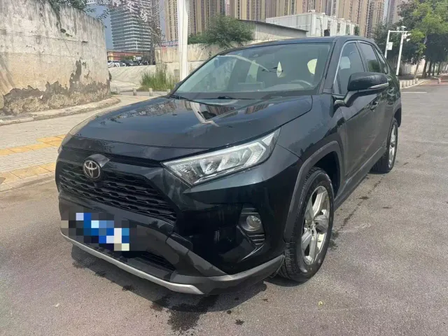 Toyota RAV4 — Фото автомобиля 2