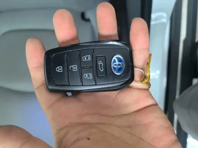 Toyota Sienna — Фото автомобиля 16