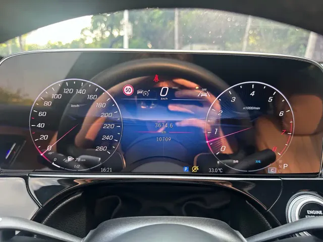 Mercedes-Benz E-Class — Фото автомобиля 10