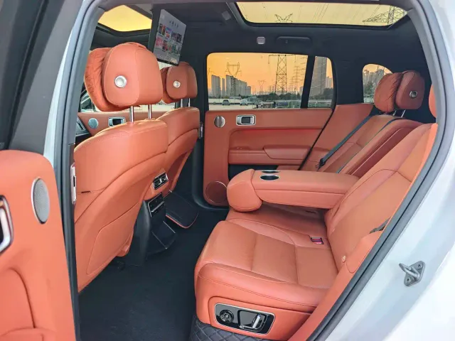 Li Auto L7 — Фото автомобиля 7