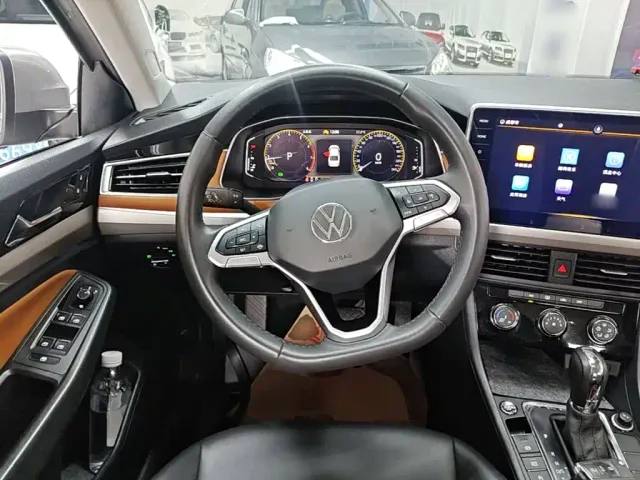 Volkswagen Bora — Фото автомобиля 10