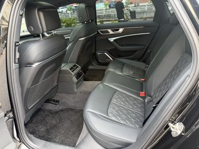 Audi A6L — Фото автомобиля 16