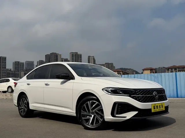 Volkswagen Lavida — Фото автомобиля 3