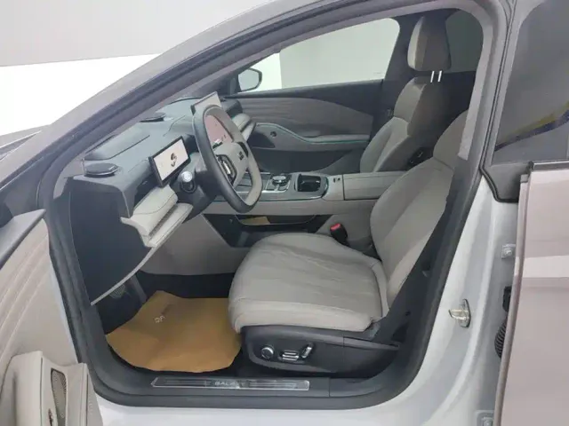 Geely Galaxy Xingyao 8 — Фото автомобиля 9