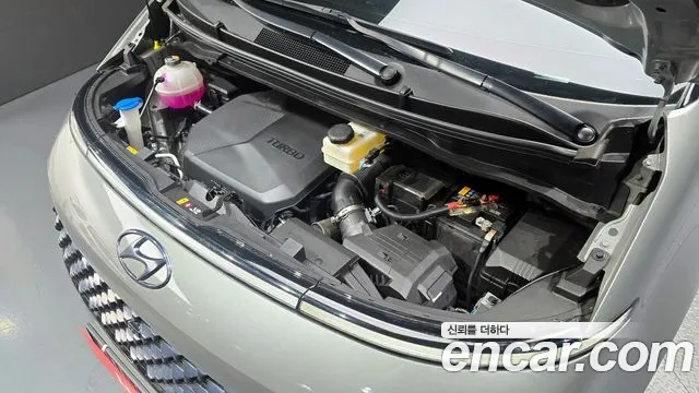 Hyundai Staria Staria 4WD Lounge 7 мест — Фото автомобиля 5