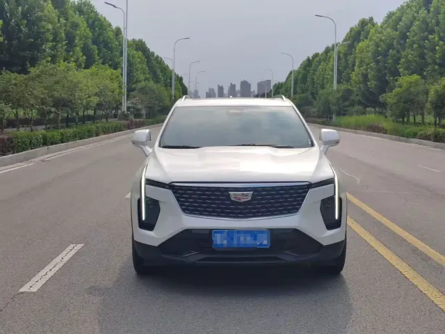 Cadillac XT4 — Фото автомобиля 2
