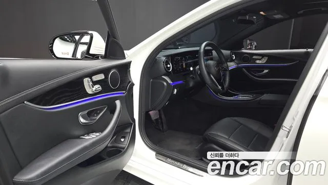 Mercedes-Benz E-Class — Фото автомобиля 8