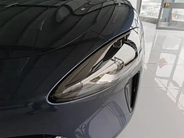 Xiaomi SU7 — Фото автомобиля 23