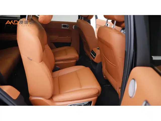 Li Auto L8 — Фото автомобиля 8