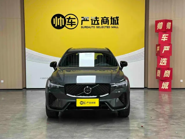 Volvo XC60 — Фото автомобиля 2