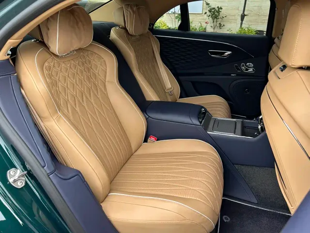 Bentley Flying Spur — Фото автомобиля 8